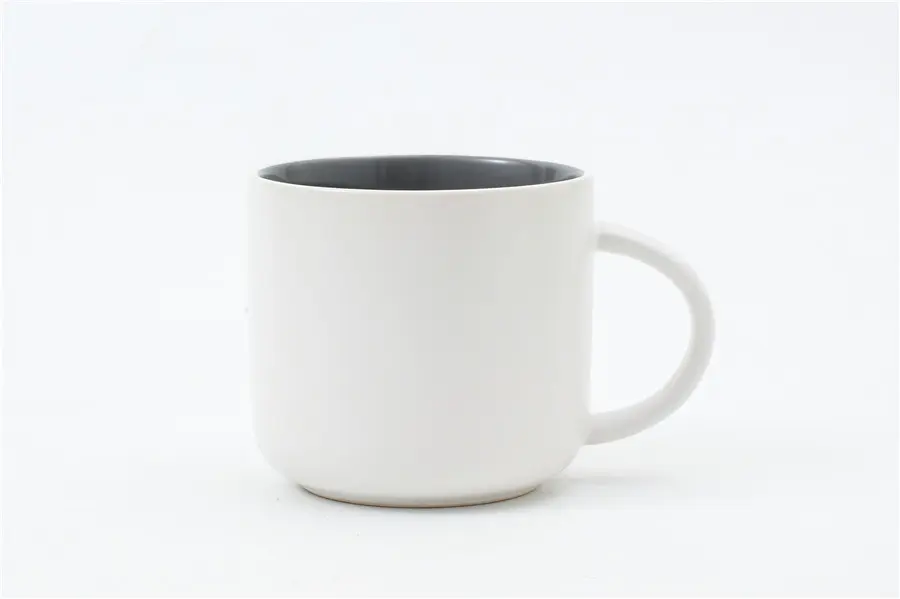 Stunning Color-Glazed Straight Cup with an Wood Lid