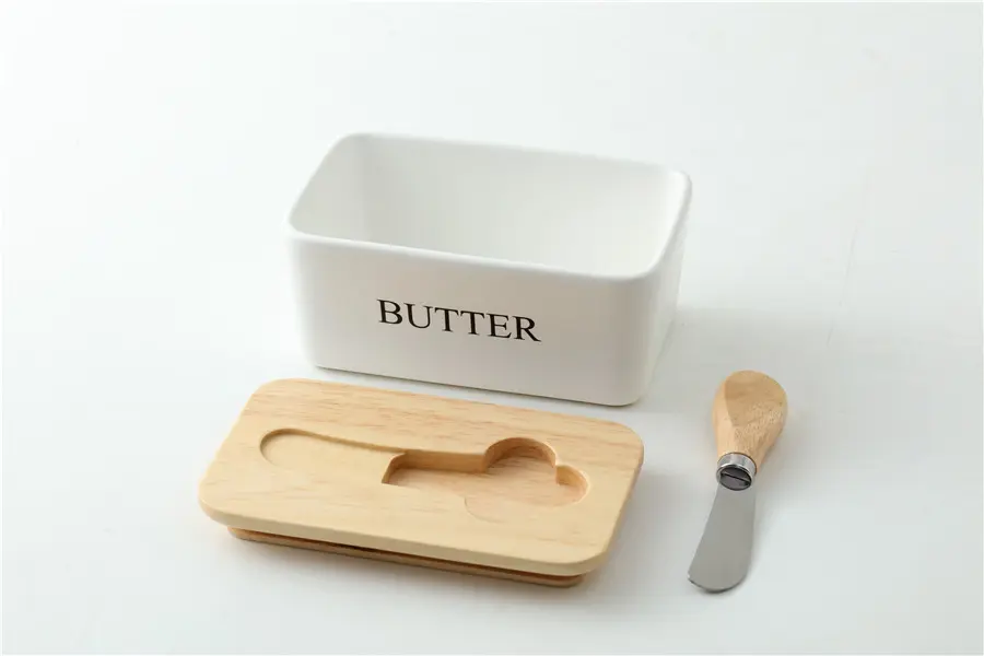 Butter jars with butter knife and bamboo lid