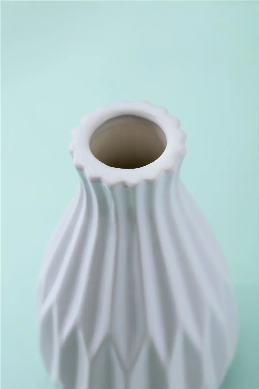 White Vase (5)eez