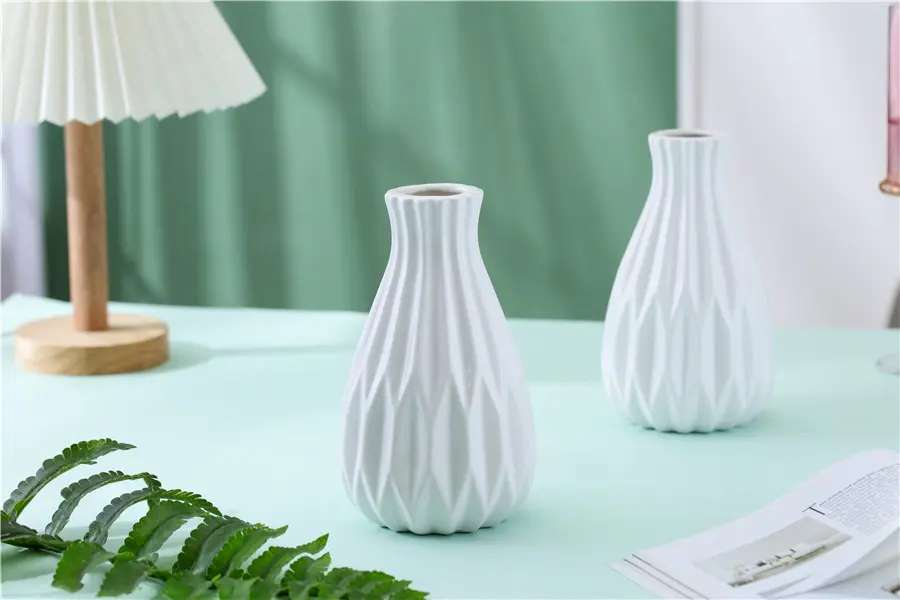 Classic White Ceramic Vase: Versatile Home Accent