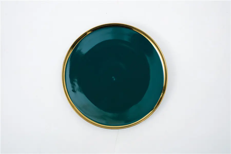 Luxury Emerald Green Ceramic Dinnerware with Gold Trim | Custom Glaze & Hand-Painted Gold Options