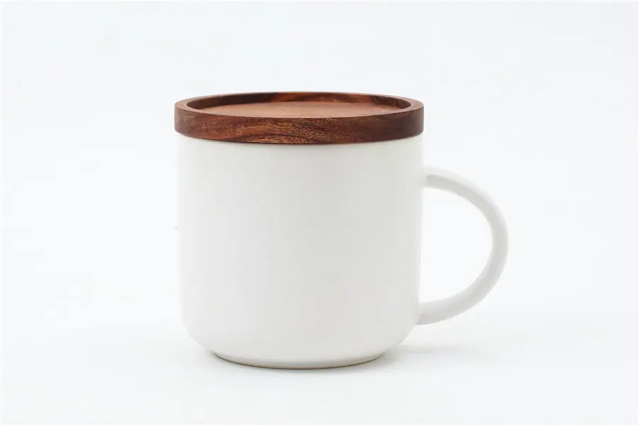 Stunning Color-Glazed Straight Cup with an Wood Lid